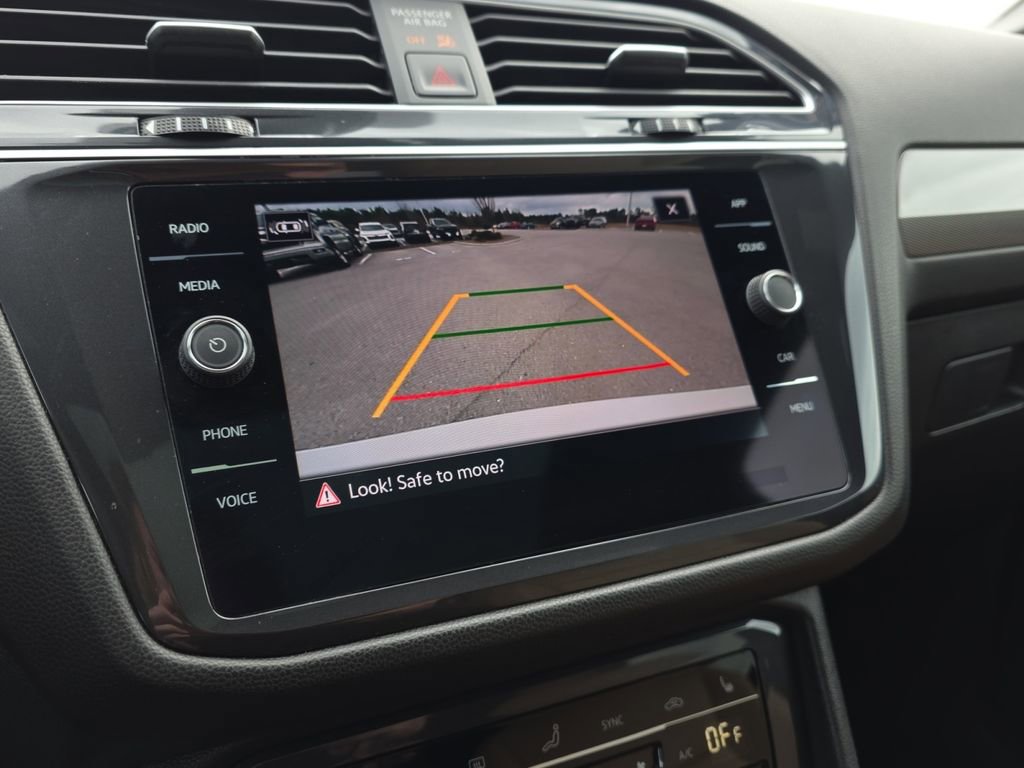 Used 2024 Volkswagen Tiguan SE image 19