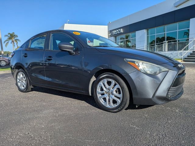 Used 2017 Toyota Yaris iA FWD image 2
