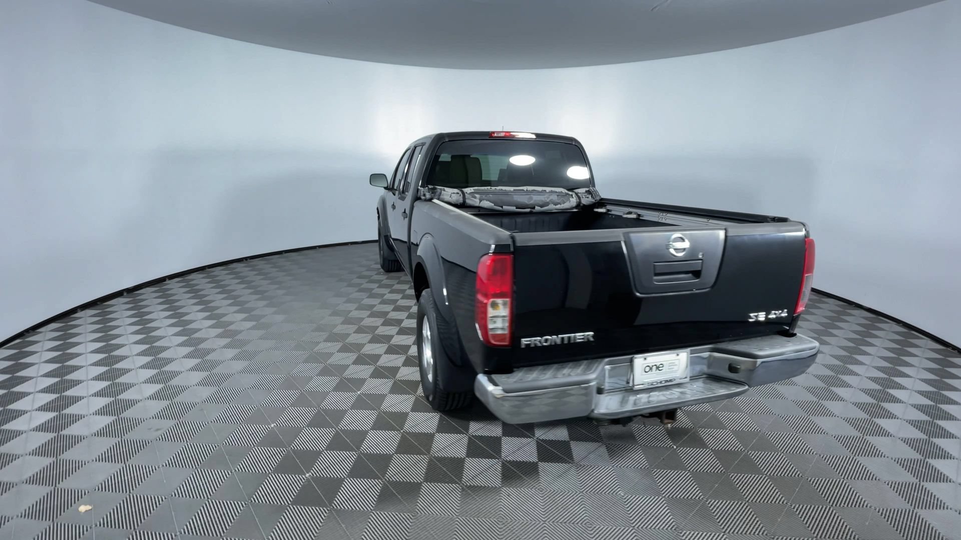 Used 2008 Nissan Frontier SE w/ SE Value Truck Pkg AWD/4WD image 7