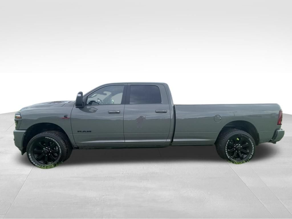 New 2026 RAM 2500 Laramie AWD/4WD image 16