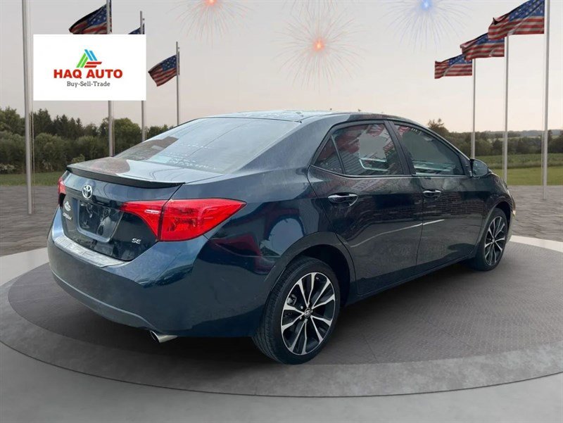 Used 2018 Toyota Corolla SE w/ Carpet Mat Package (TMS) FWD image 5