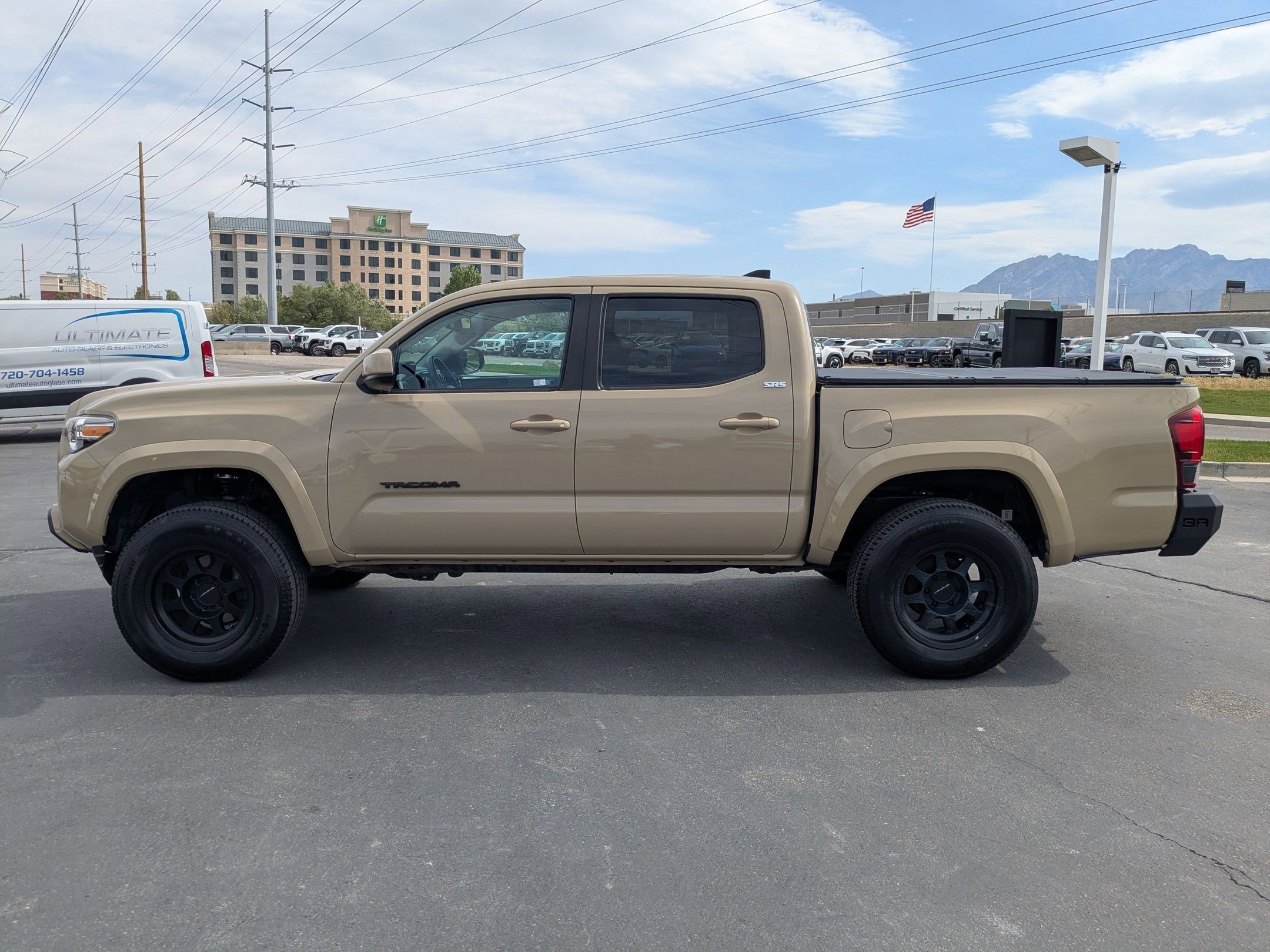 Used 2018 Toyota Tacoma SR5 AWD/4WD image 3