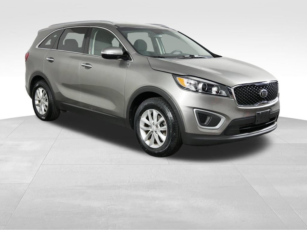 Used 2018 Kia Sorento AWD image 2