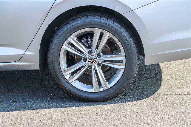 Used 2024 Volkswagen Jetta SE image 10