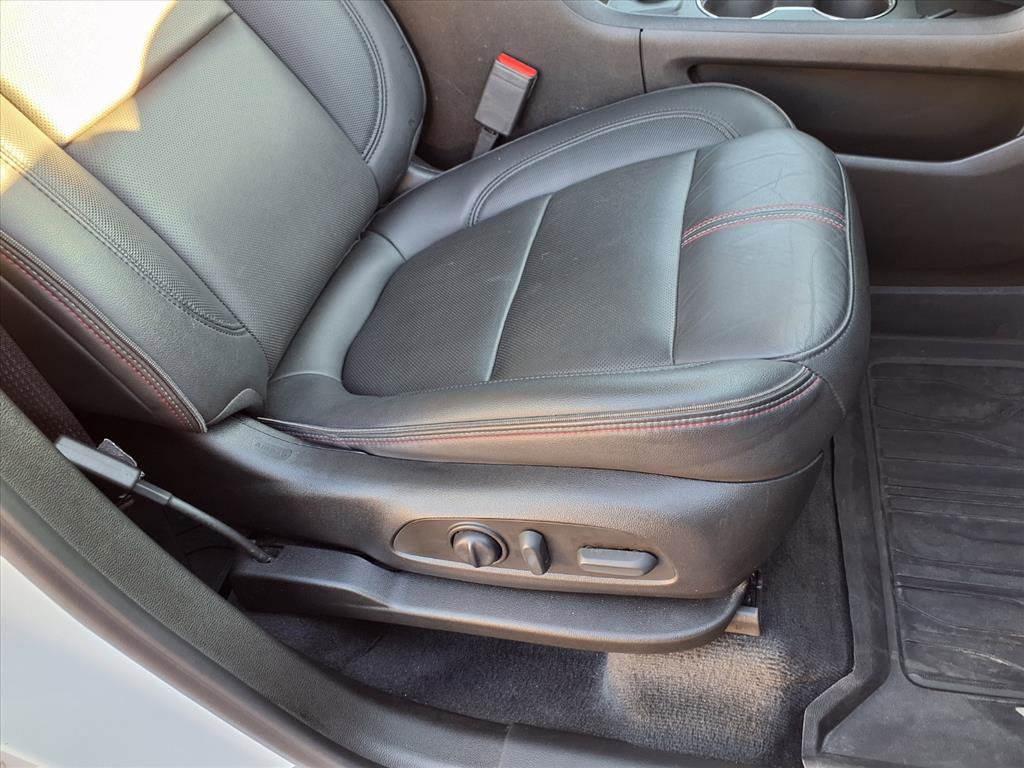 Used 2022 Chevrolet Traverse RS w/ LPO, Floor Liner Package image 30