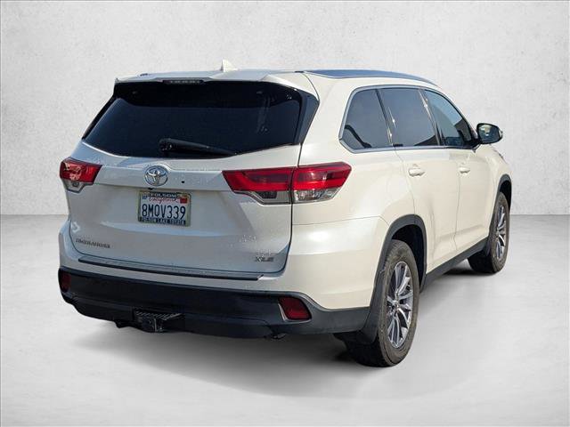Used 2019 Toyota Highlander XLE image 5