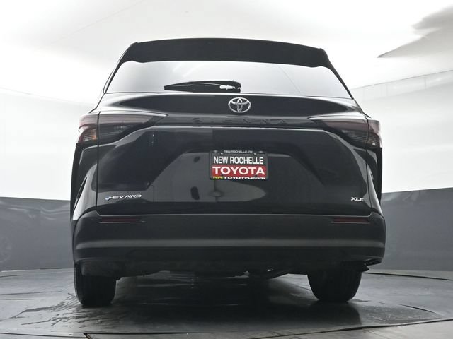 Used 2026 Toyota Sienna XLE AWD/4WD image 38