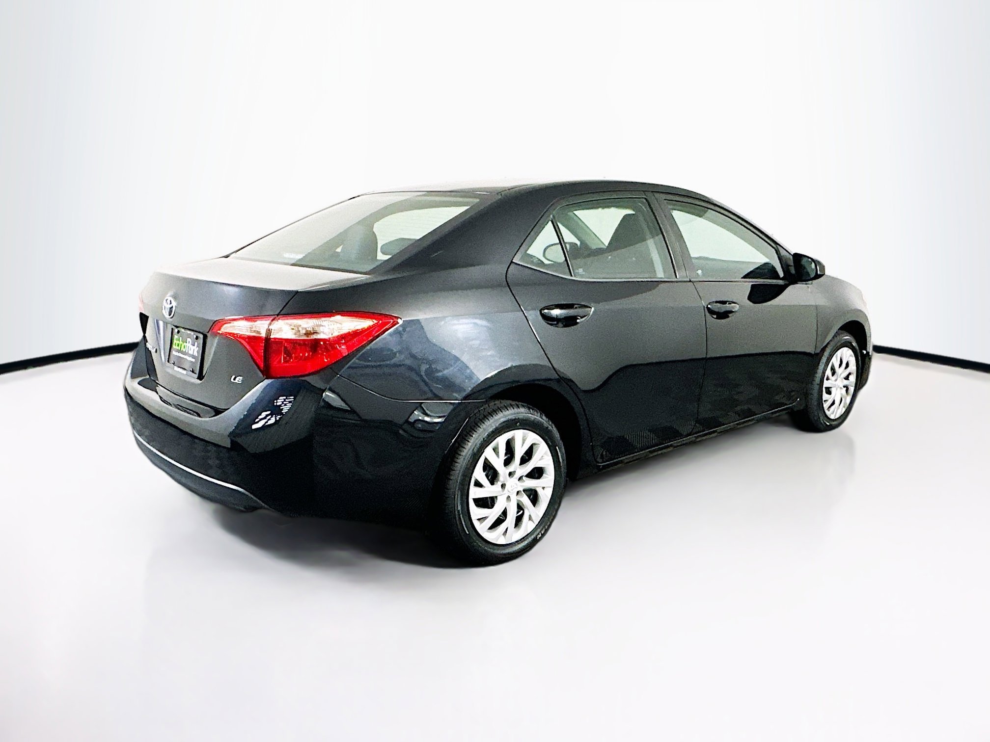 Used 2017 Toyota Corolla LE image 9