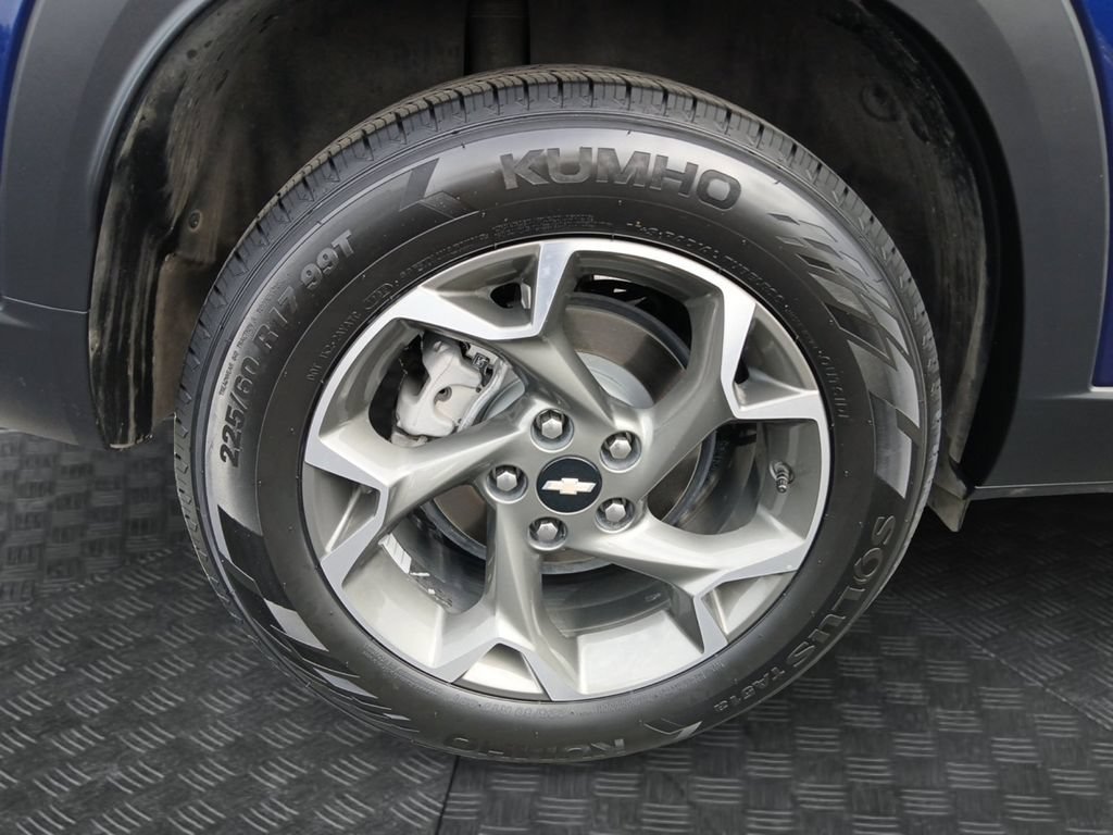 Used 2024 Chevrolet Trax LT w/ Driver Confidence Package FWD image 23