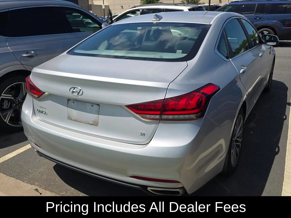 Used 2015 Hyundai Genesis 3.8 RWD image 9