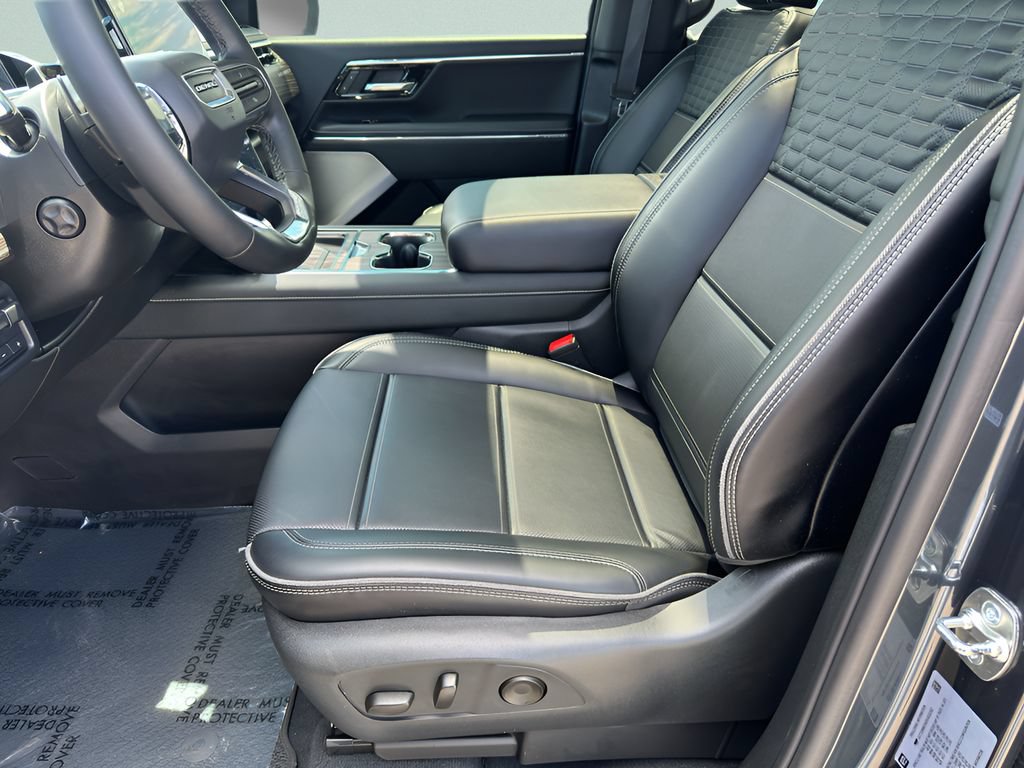 Used 2025 GMC Sierra EV Denali AWD/4WD image 8