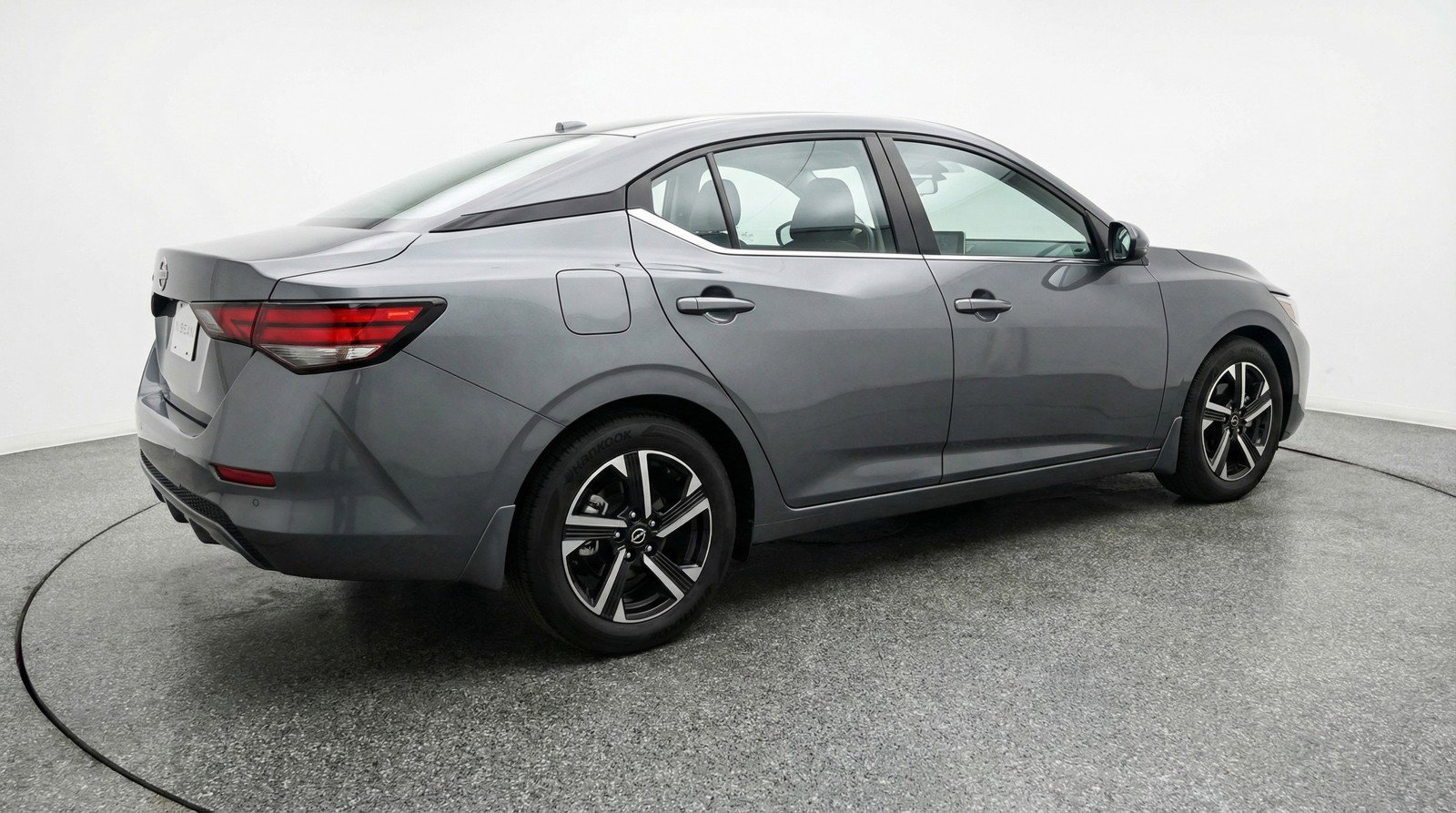 Used 2025 Nissan Sentra SV FWD image 9