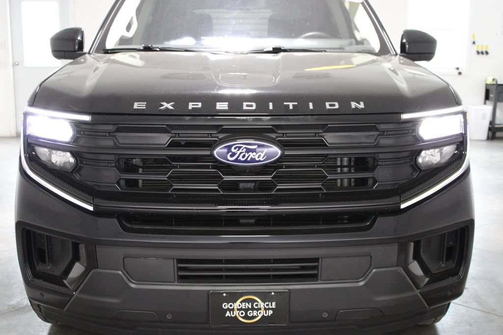 Used 2025 Ford Expedition Active RWD image 57
