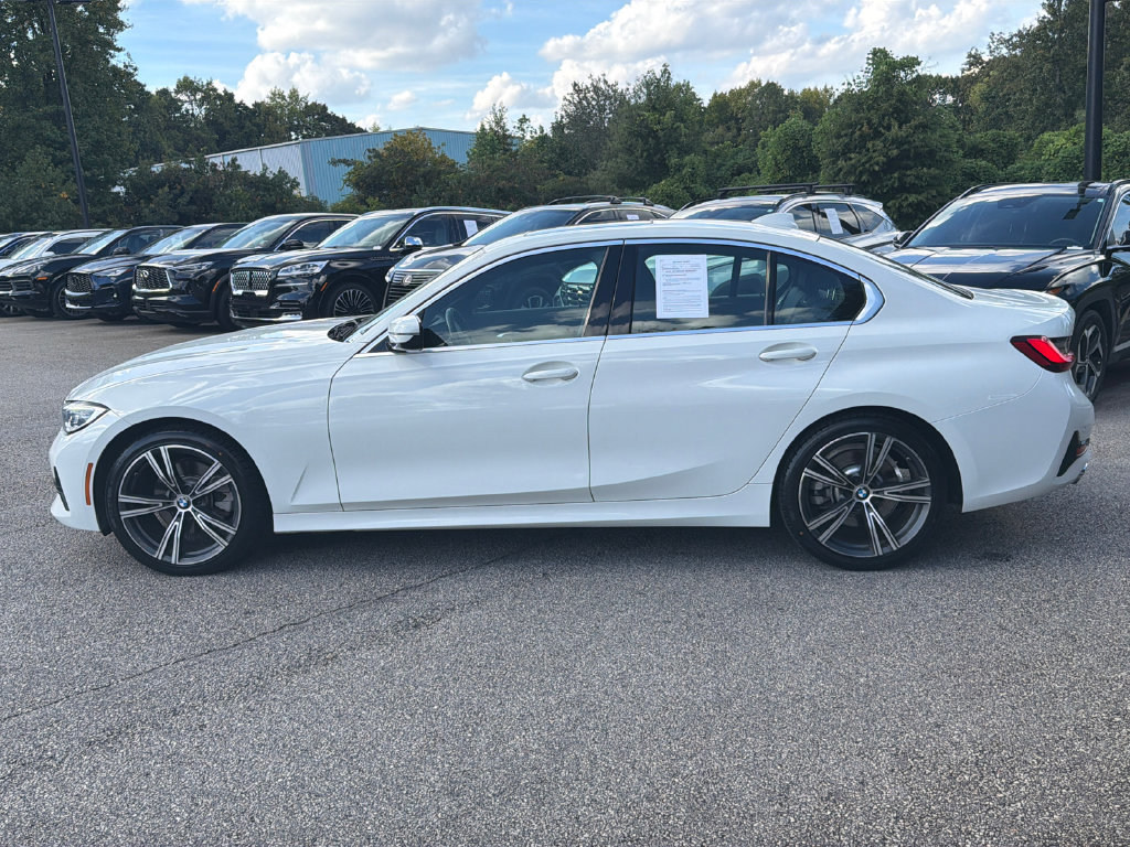 Used 2022 BMW 330i Sedan w/ Premium Package 2 RWD image 4