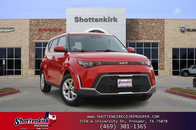 Used 2024 Kia Soul LX w/ Option Group 015 FWD image 1