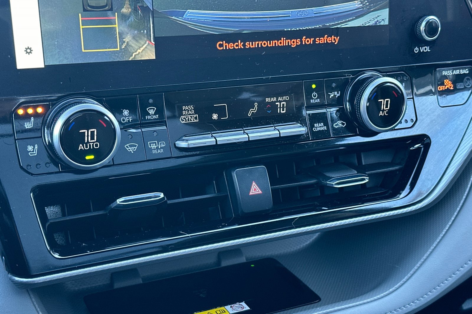 Used 2023 Toyota Highlander Platinum image 21