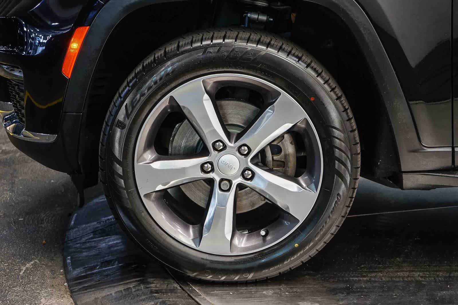 Used 2022 Jeep Grand Cherokee L Limited RWD image 9