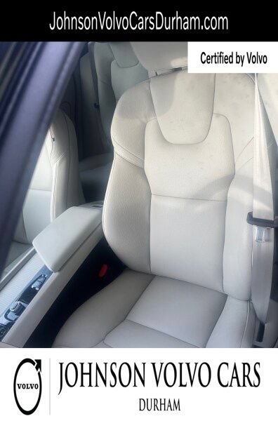 Used 2025 Volvo XC60 B5 Core AWD/4WD image 7