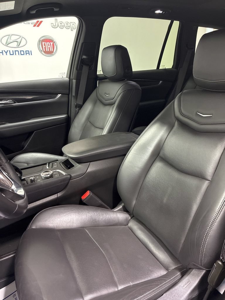 Used 2024 Cadillac XT6 Sport w/ LPO, Floor Liner Package AWD/4WD image 11