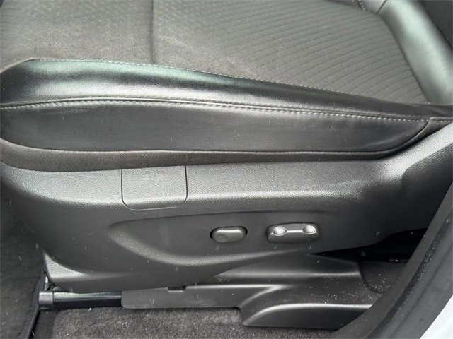 Used 2022 Buick Encore Preferred image 18