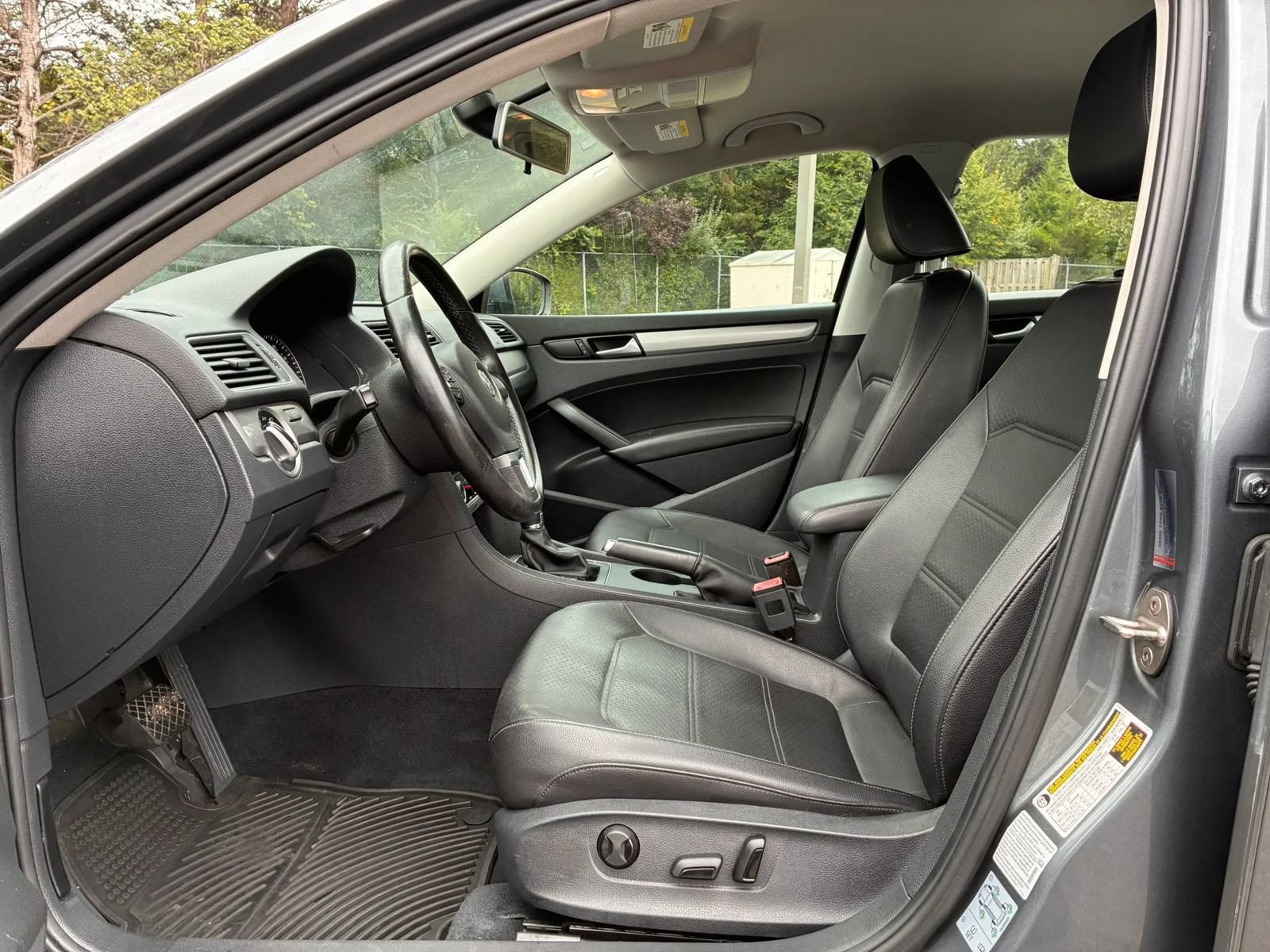 Used 2015 Volkswagen Passat 1.8T Limited Edition FWD image 16