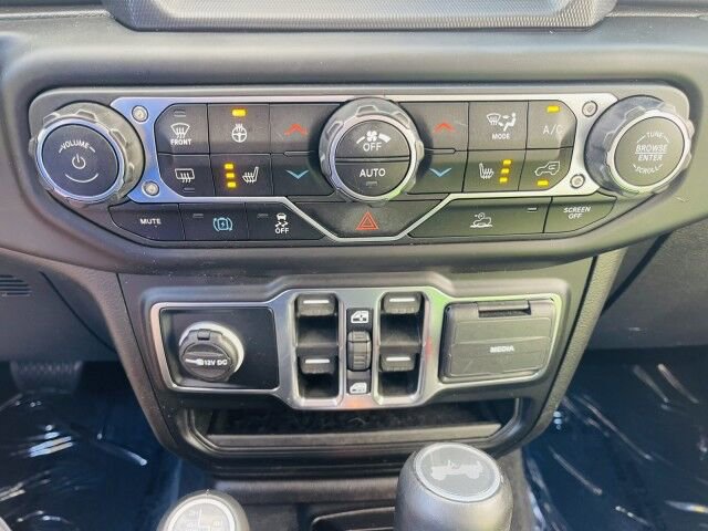 Used 2022 Jeep Wrangler Unlimited Sahara w/ Cold Weather Group AWD/4WD image 33