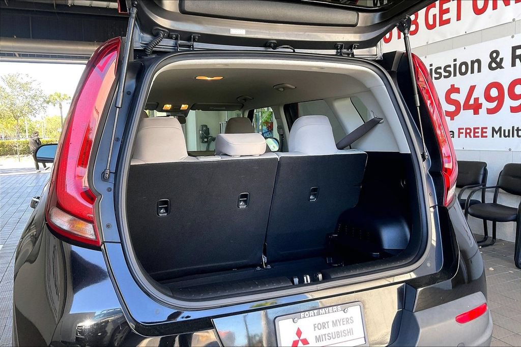 Used 2022 Kia Soul LX FWD image 18