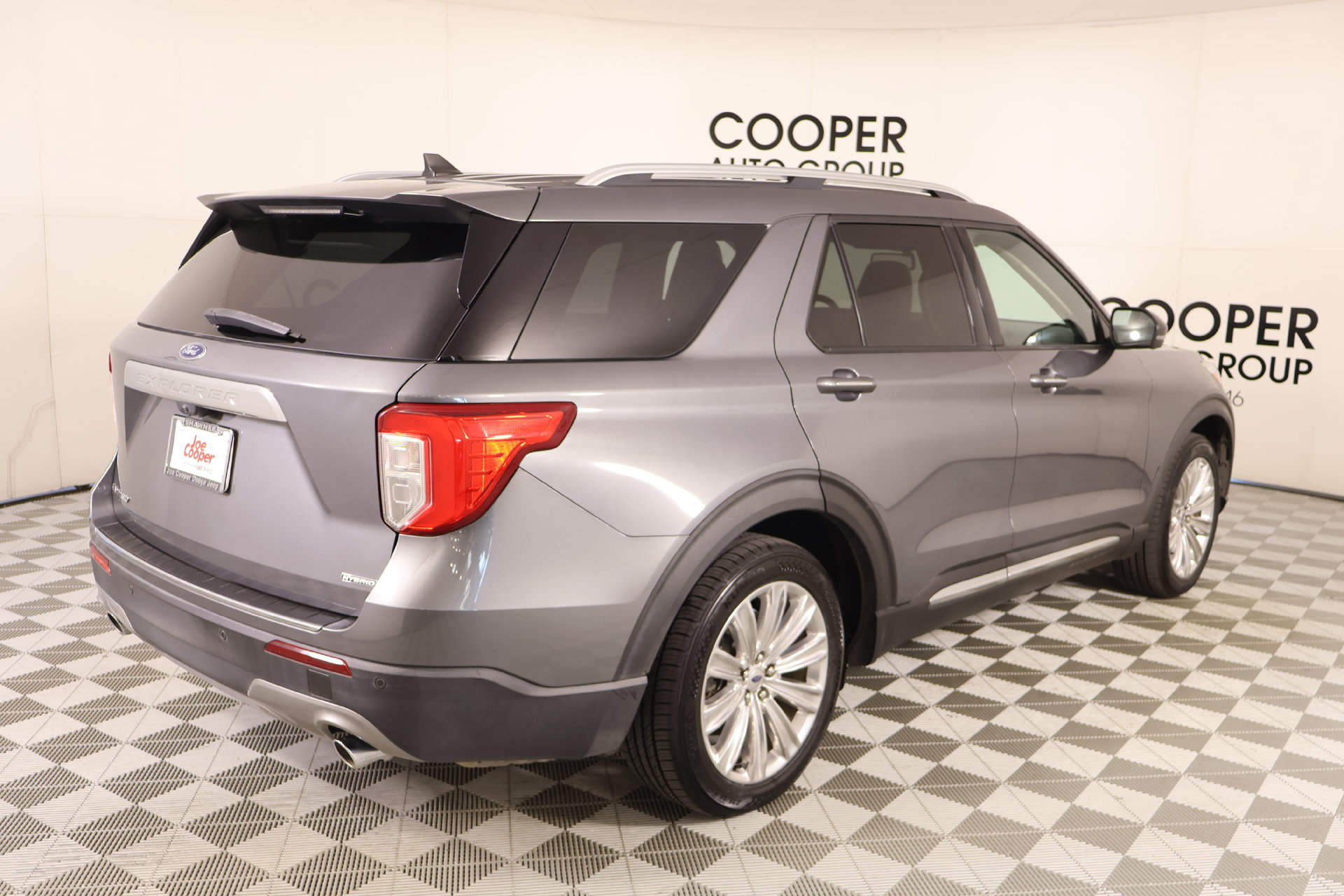 Used 2021 Ford Explorer Limited w/ Hybrid Equipment Group 310A RWD image 22