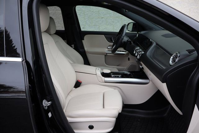 Used 2023 Mercedes-Benz GLA 250 4MATIC image 34