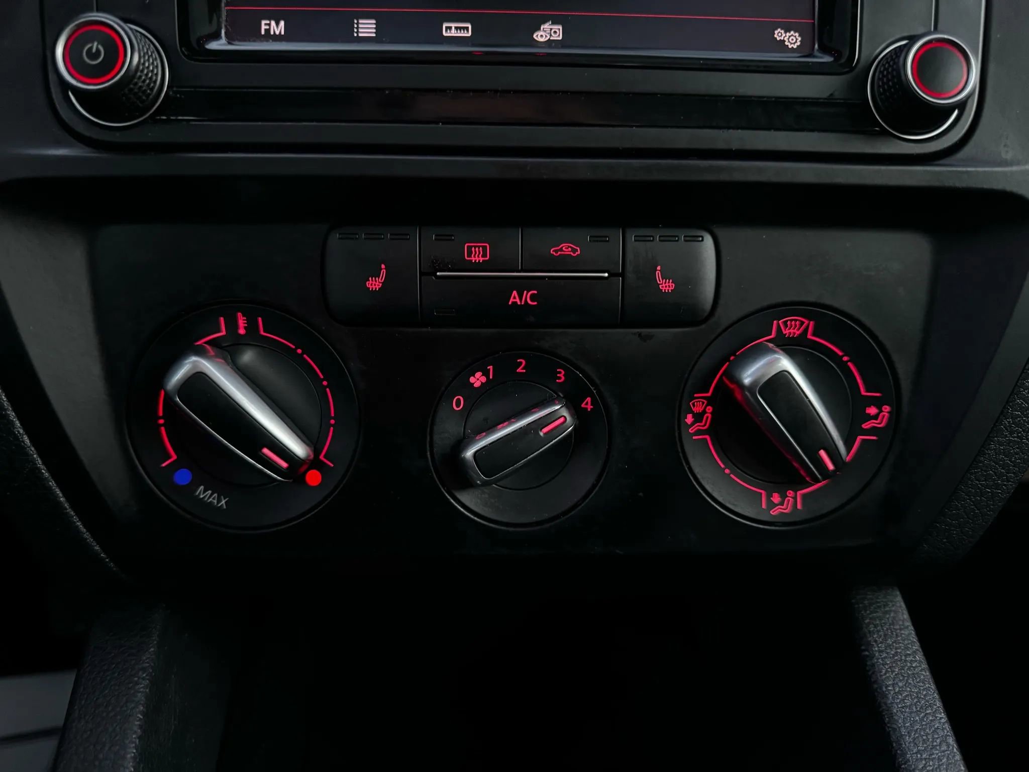 Used 2017 Volkswagen Jetta SE image 23