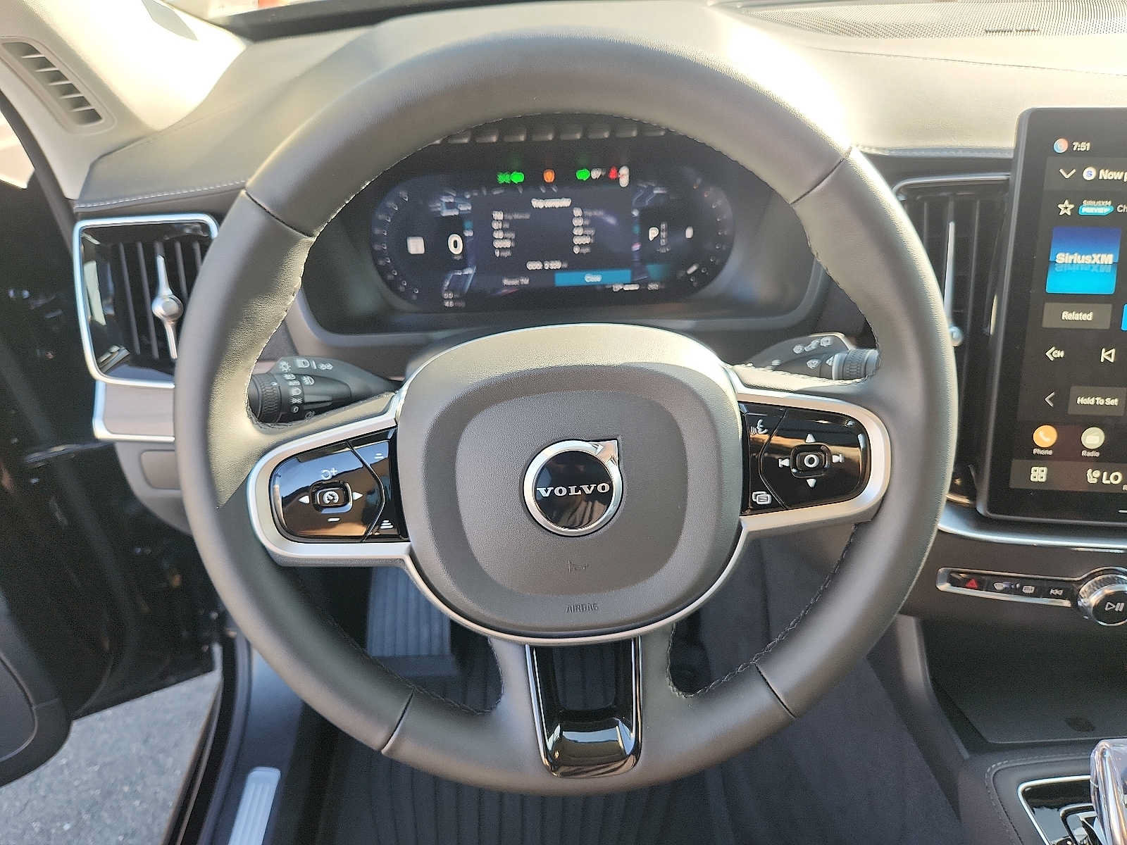 Used 2026 Volvo XC90 B6 Plus w/ Protection Package Premier AWD/4WD image 19
