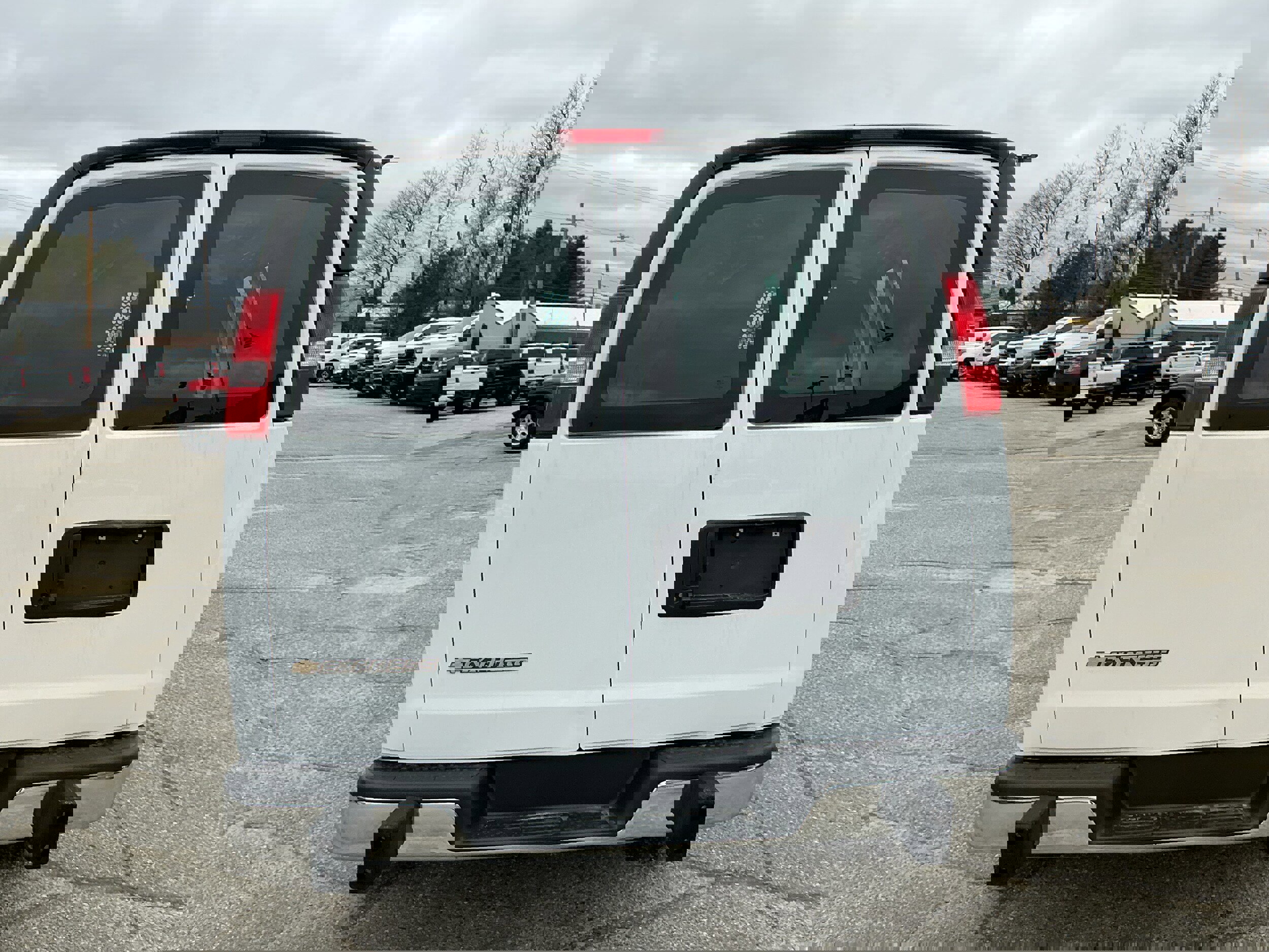 Certified 2024 Chevrolet Express 2500 w/ Driver Convenience Package image 3