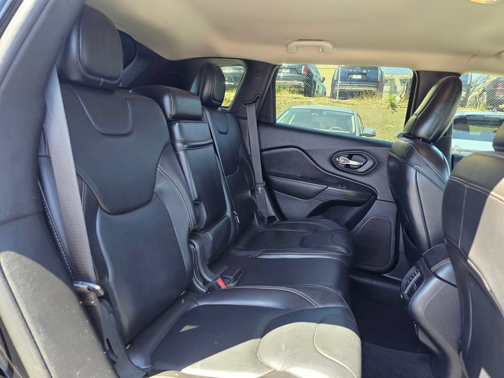 Used 2017 Jeep Cherokee Limited AWD/4WD image 13