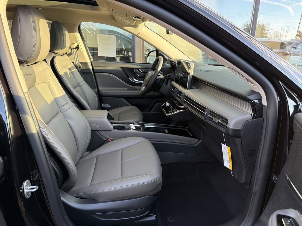 New 2026 Lincoln Corsair Premiere image 7