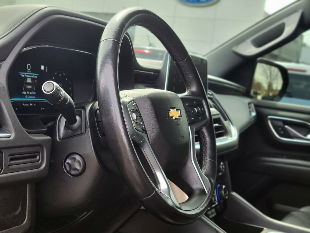 Used 2022 Chevrolet Tahoe LT w/ Luxury Package image 16