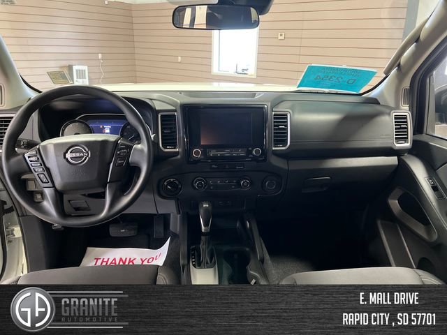 Used 2024 Nissan Frontier SV image 12
