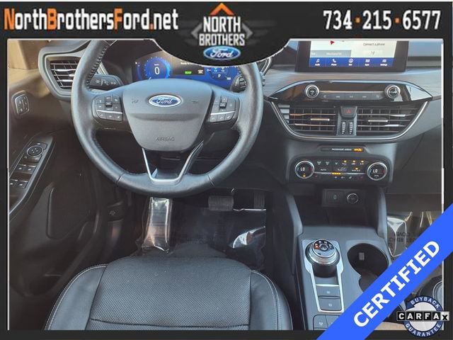 Used 2020 Ford Escape Titanium image 9