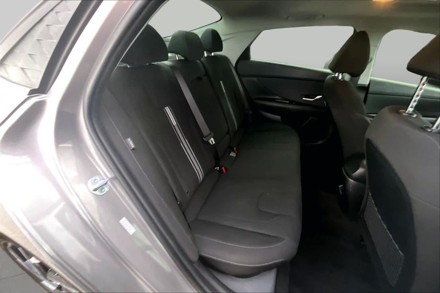 Used 2024 Hyundai Elantra SEL w/ Convenience Package FWD image 19