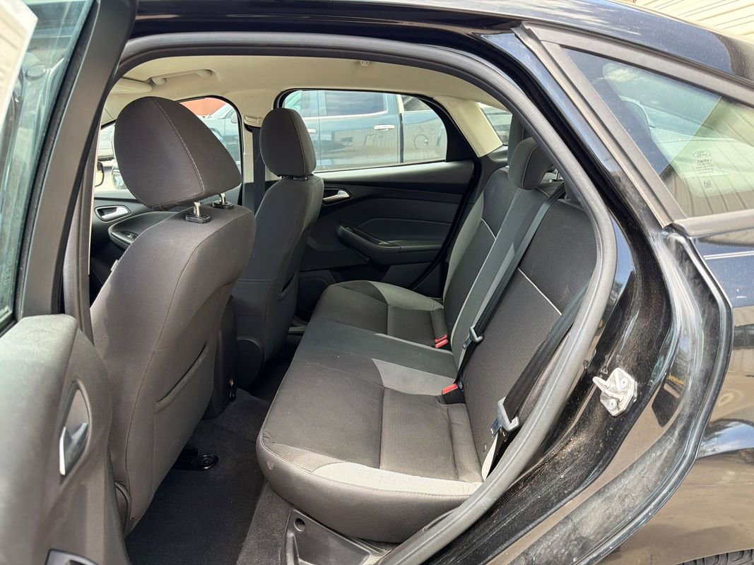 Used 2014 Ford Focus SE FWD image 8