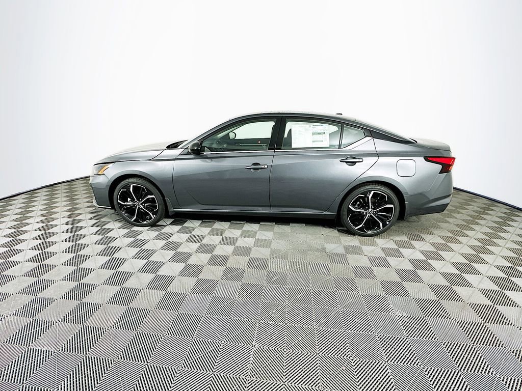 New 2025 Nissan Altima 2.5 SR image 6