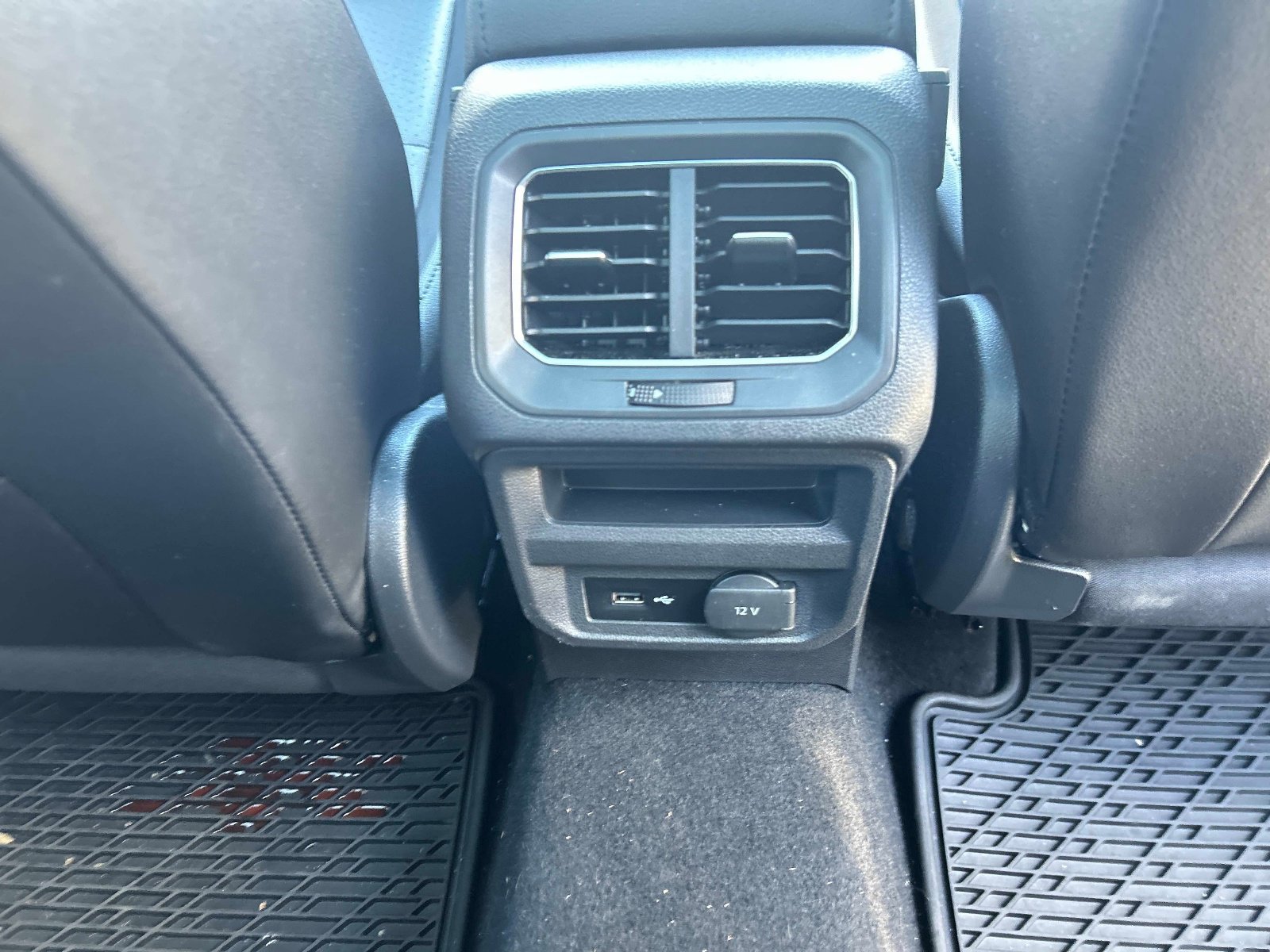 Used 2018 Volkswagen Tiguan SEL Premium AWD/4WD image 9