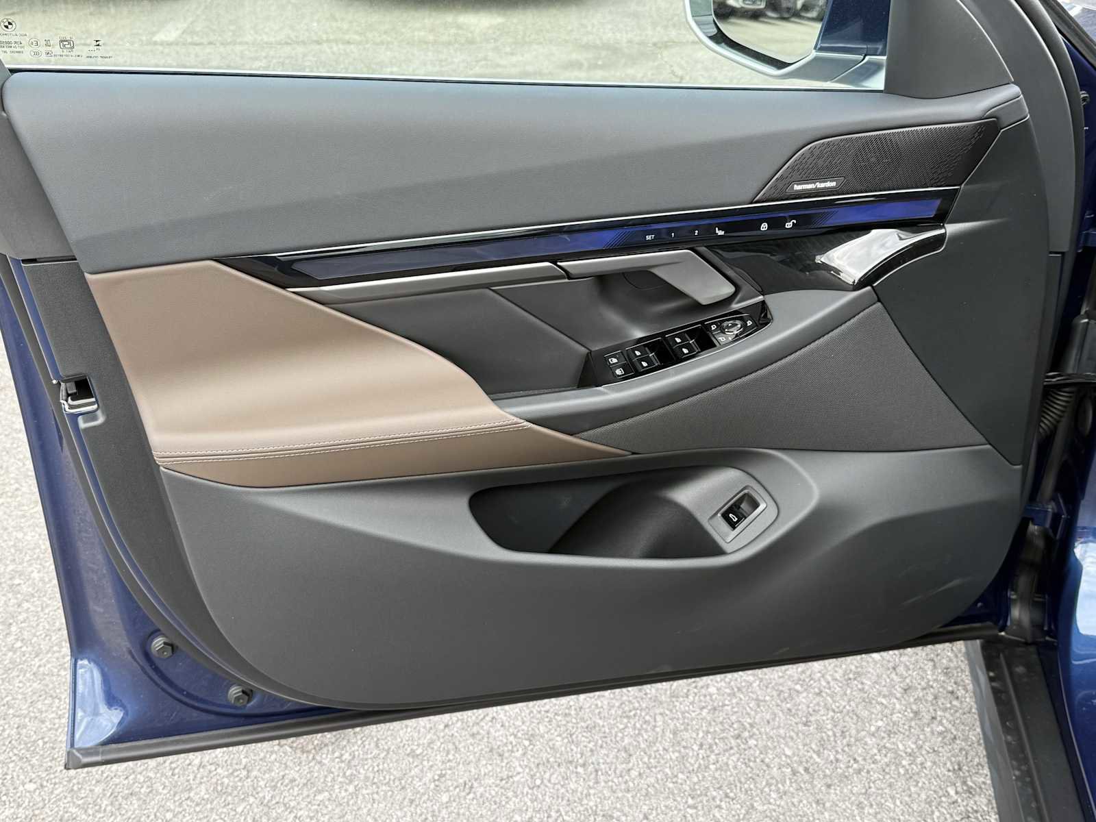 New 2026 BMW 530i xDrive w/ Executive Package image 12