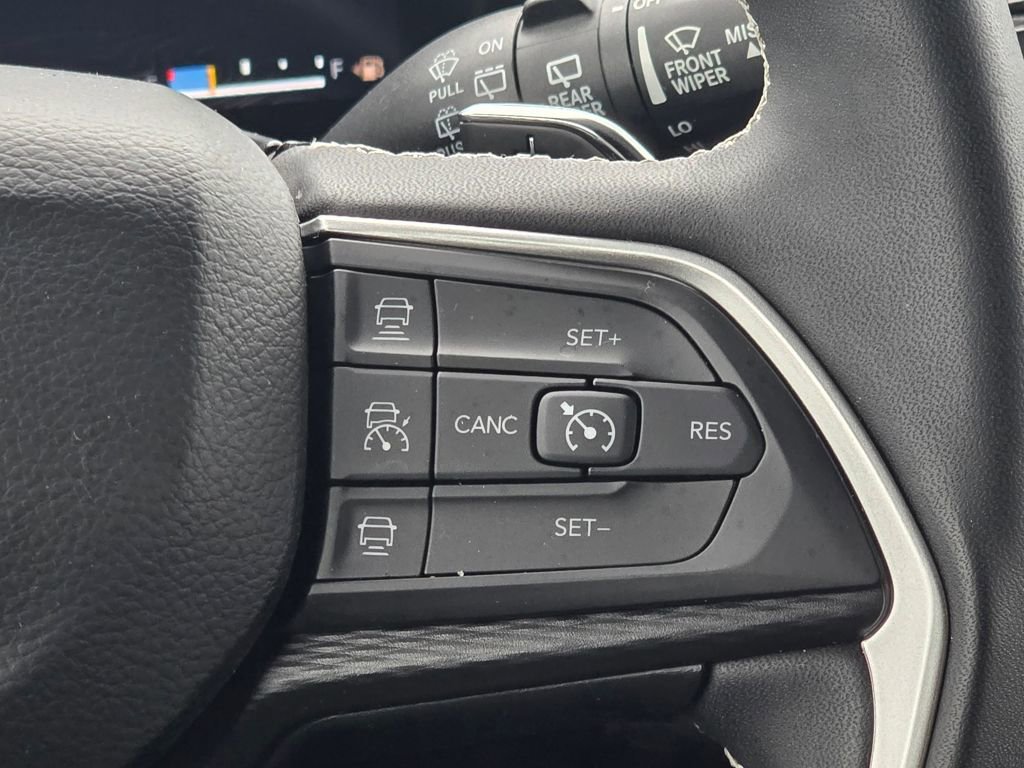 Used 2023 Jeep Grand Cherokee Altitude image 19