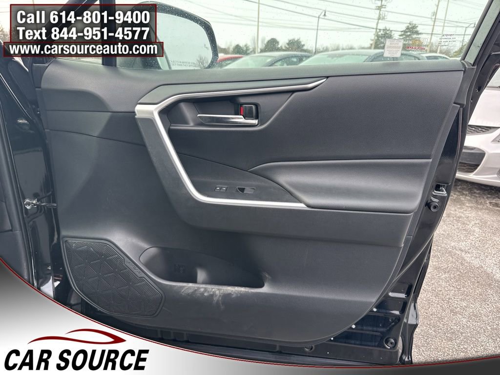 Used 2021 Toyota RAV4 XLE w/ Convenience Package image 38