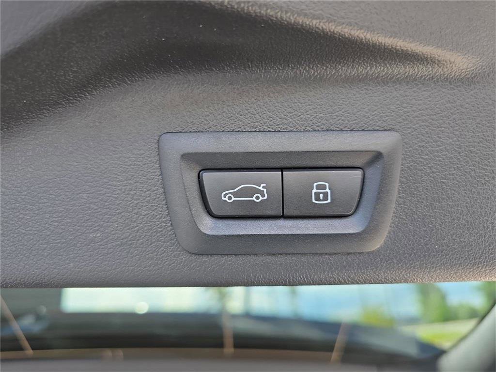 Used 2025 BMW X5 xDrive40i w/ Climate Comfort Package image 7