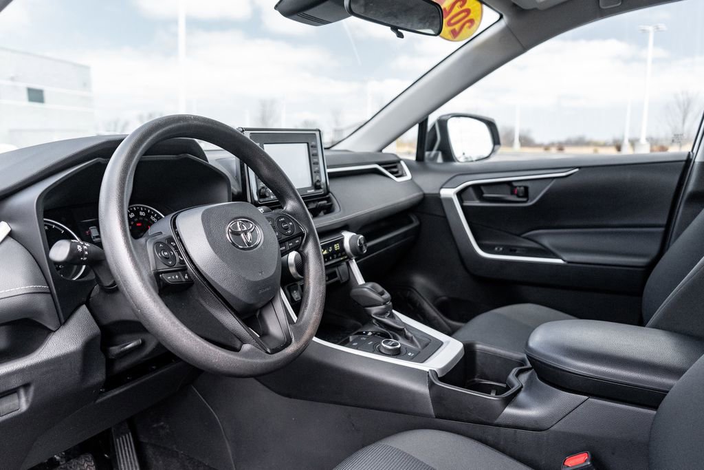 Certified 2022 Toyota RAV4 LE AWD/4WD image 18