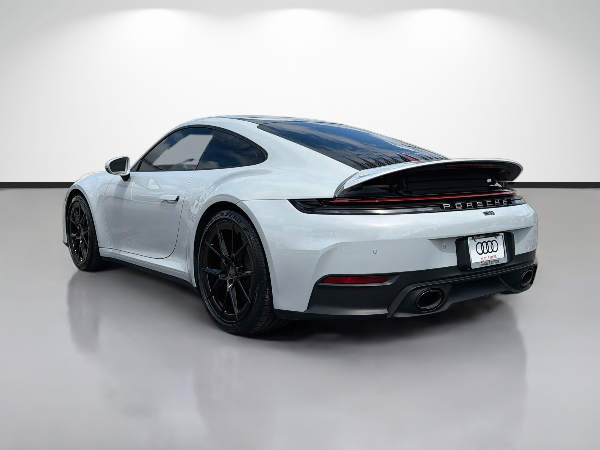 Used 2025 Porsche 911 Carrera RWD image 5