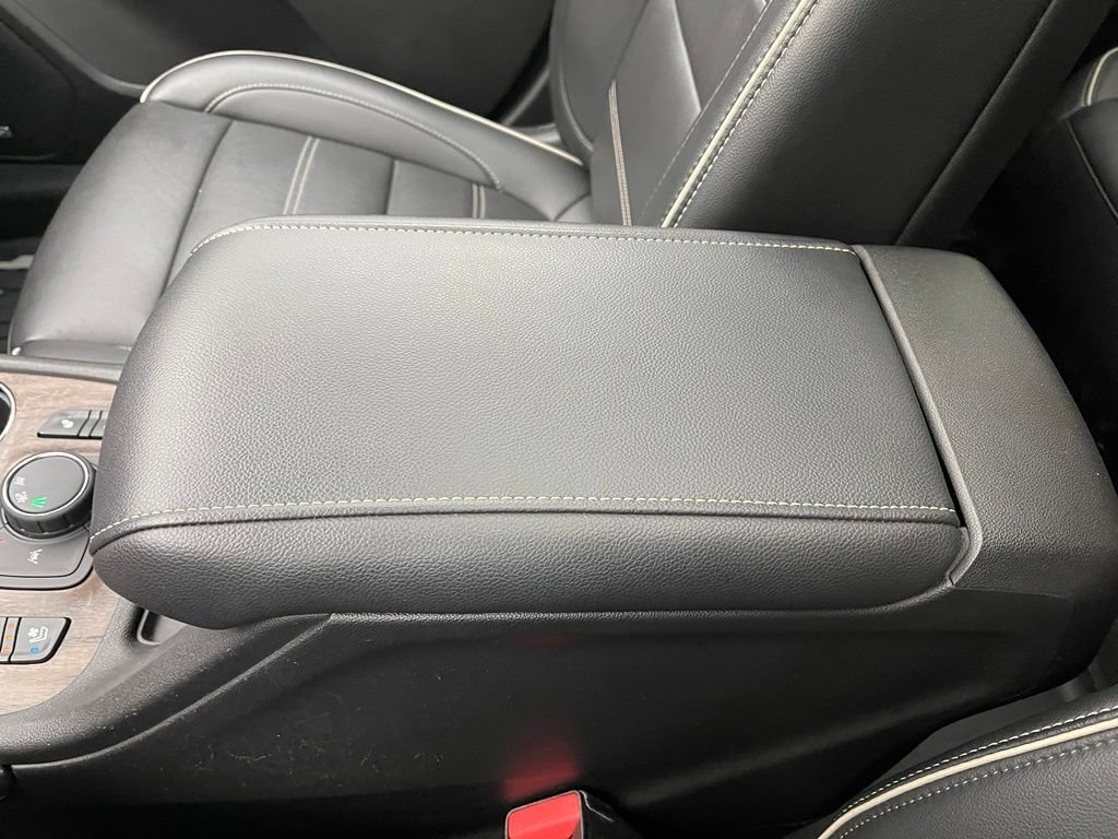 Used 2021 GMC Acadia Denali w/ Denali Technology Package FWD image 33