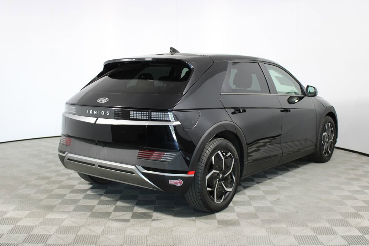 Used 2024 Hyundai Ioniq 5 SE image 32