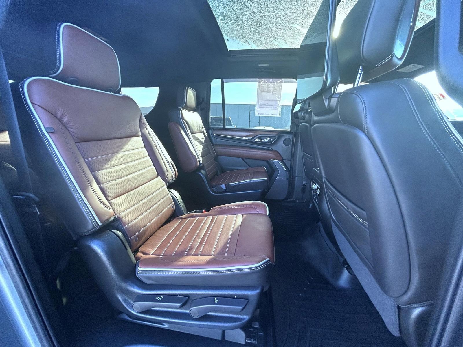 Used 2024 GMC Yukon XL Denali Ultimate image 19